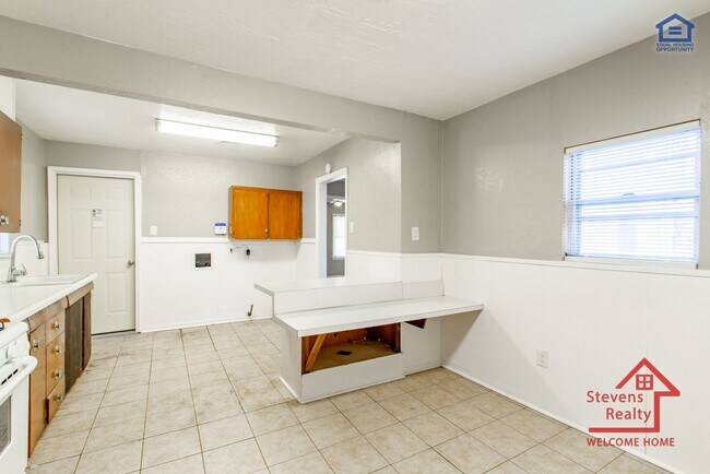 Building Photo - 2524 Prentice NW