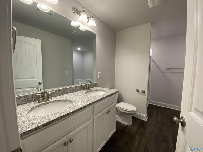 Building Photo - 158 Abercorn Dr