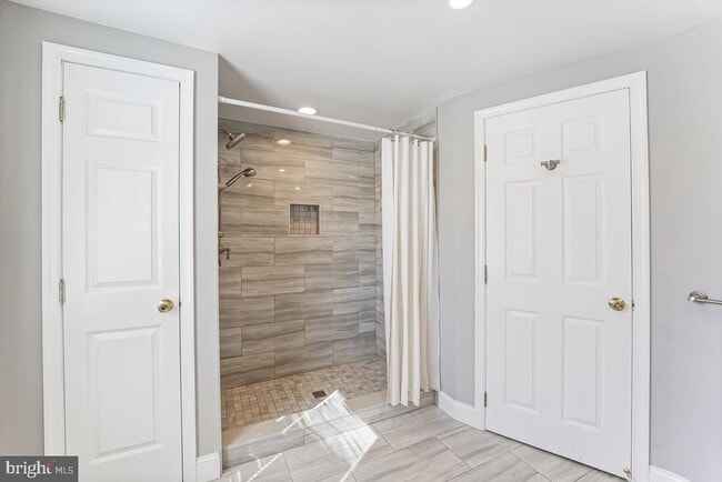 Building Photo - 4236 Florida Ave