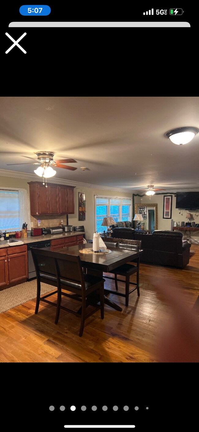 Building Photo - 2861 Headland Dr