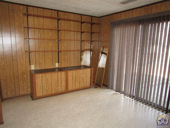 Building Photo - 5319 SW 15th St