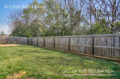 Building Photo - 641 Fox Haven Dr