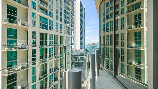 Building Photo - 300 Biscayne Blvd