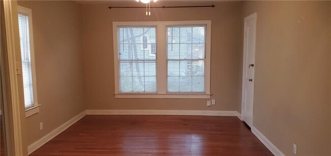Building Photo - 406 E Monroe St