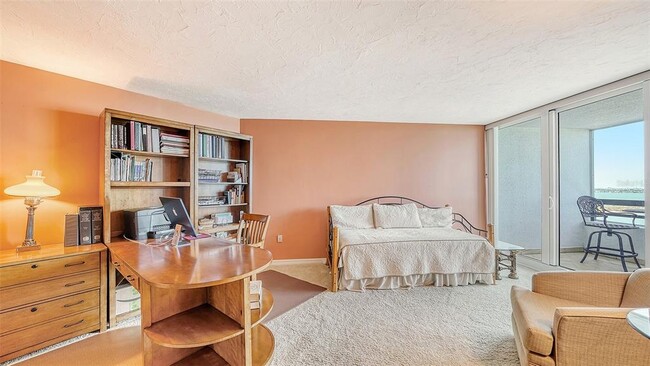 Building Photo - 988 Blvd of the Arts