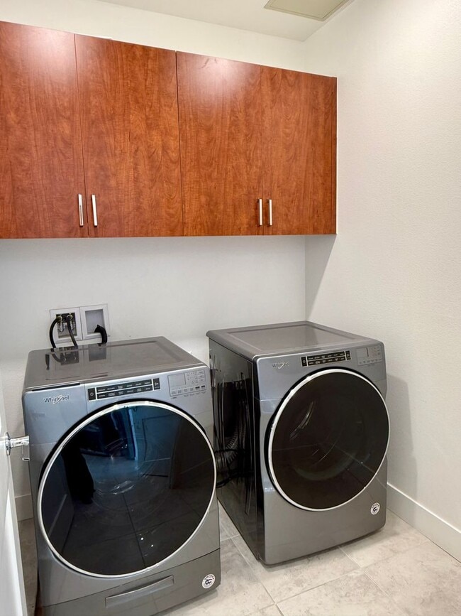 Building Photo - $3990 / 3 BR - GORGEOUS 2020 MODEL CONDO IN THE WARM SPRINGS AREA OF SOUTH FREMONT