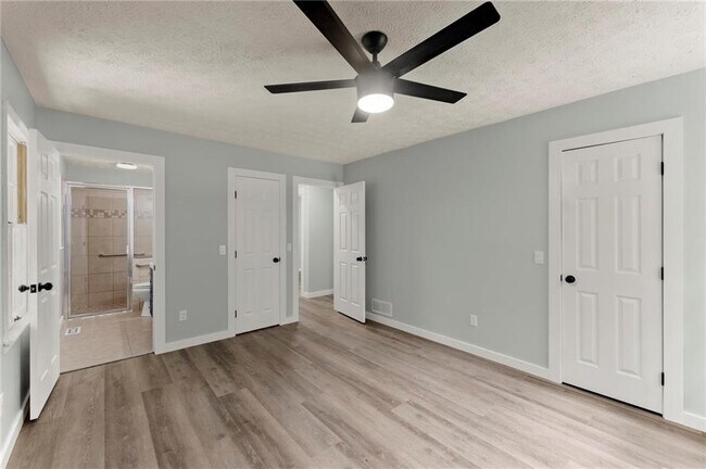 Building Photo - 2440 Red Fox Run NW