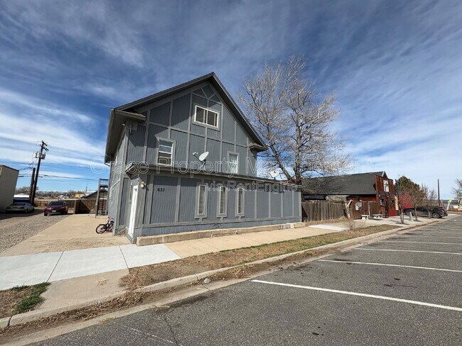 Building Photo - 635 Cedar St