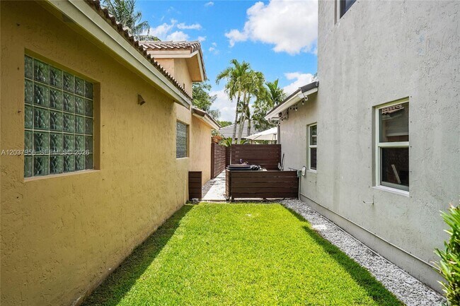 Building Photo - 4152 Sapphire Terrace