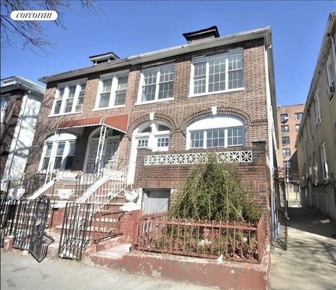 Building Photo - 455 E 96th St