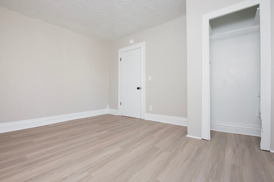 Building Photo - 422 E Eufaula St