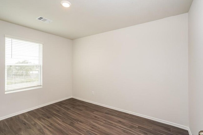 Building Photo - 9020 Yellow Rose Dr