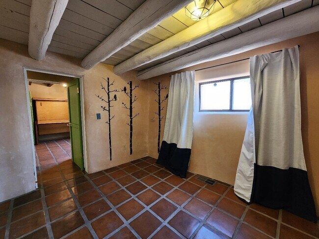 Building Photo - 1703A Jay St