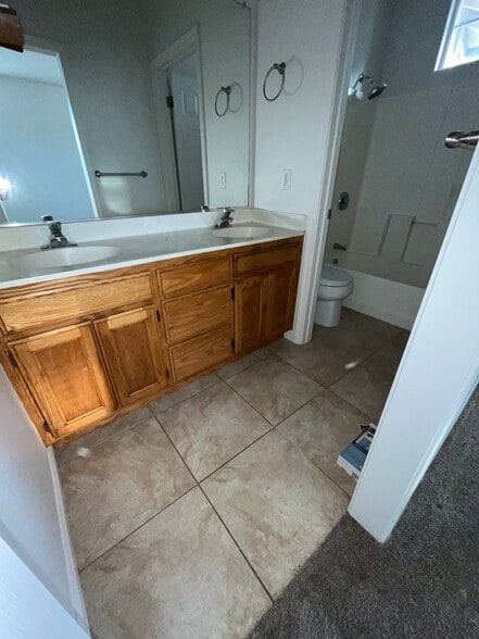 Bedroom 3 bathroom - 1358 Cadence Way