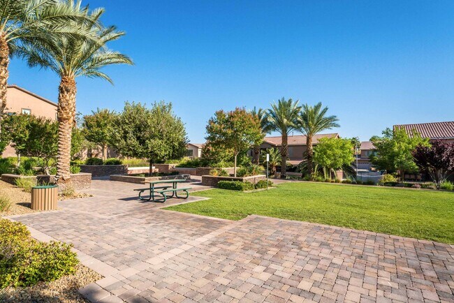 Building Photo - A stunning 4 Bedroom home nestled in the prestigious community in Henderson!