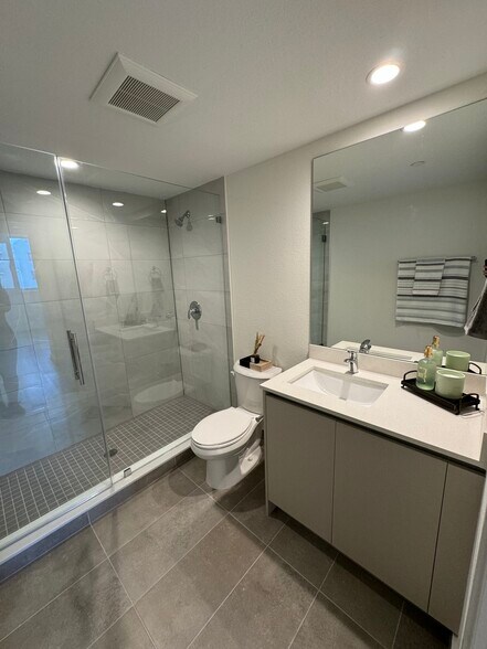 Building Photo - 7877 NW 105th Ave