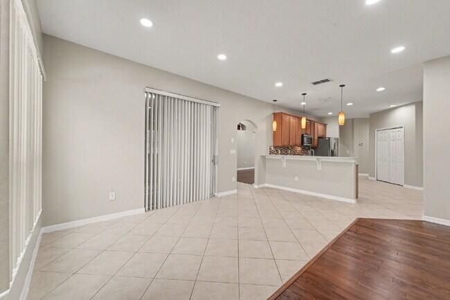 Building Photo - 2056 Clapper Tr
