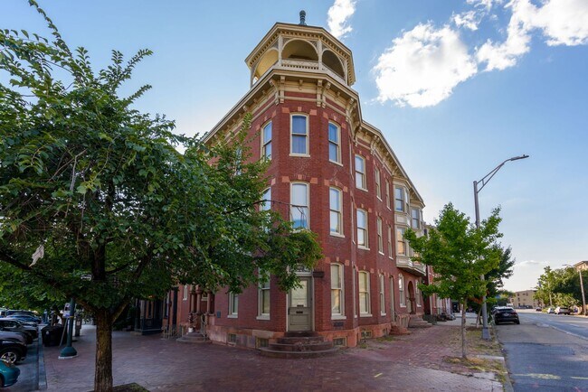 Building Photo - 132 State St