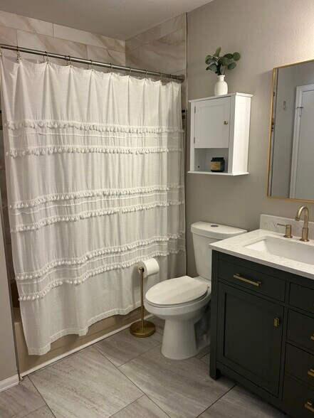 Building Photo - 1818 S Quebec Way