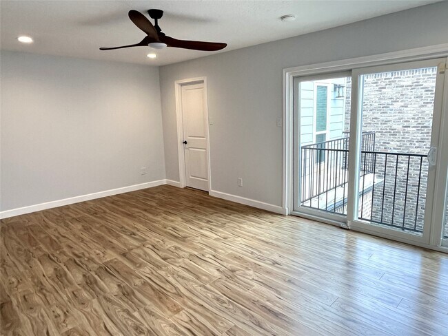 Building Photo - 4006 Breakwood Dr