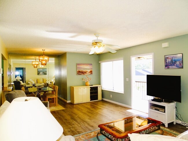 Building Photo - 409 Pine Glen Ln