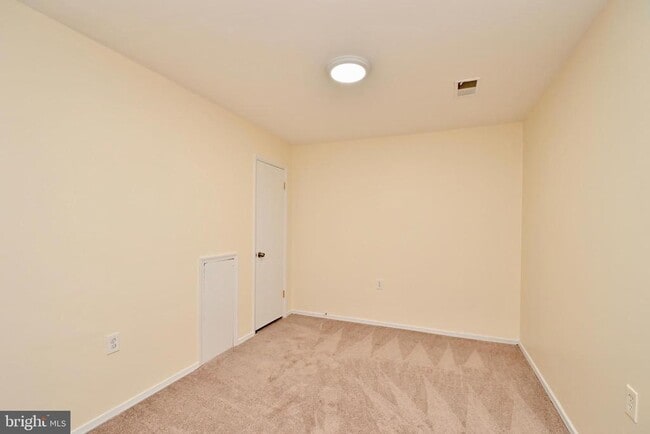 Building Photo - 2767 January Ct