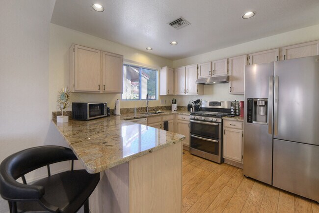 Building Photo - 10407 N Fair Desert Dr