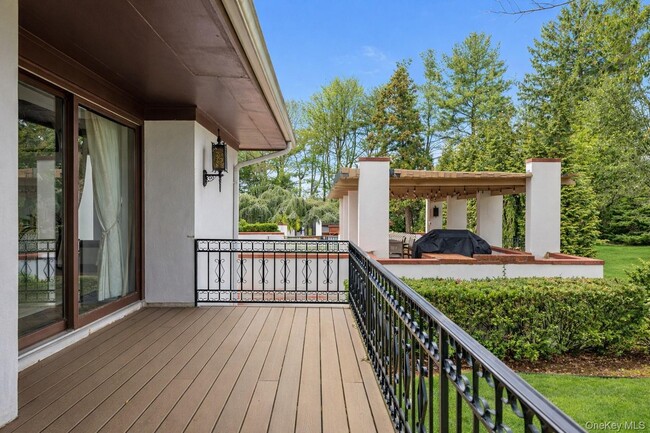 Building Photo - 8 Plaka Ct