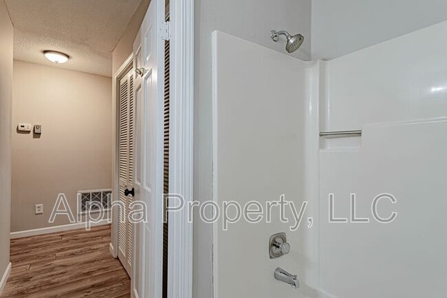 Building Photo - 111 Canebrake Dr