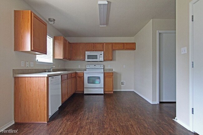 Building Photo - 3 br, 2.5 bath House - 1115 Madison