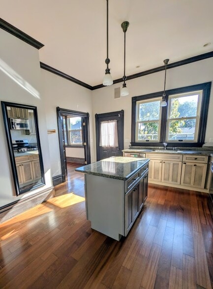 Building Photo - 1418 67th St