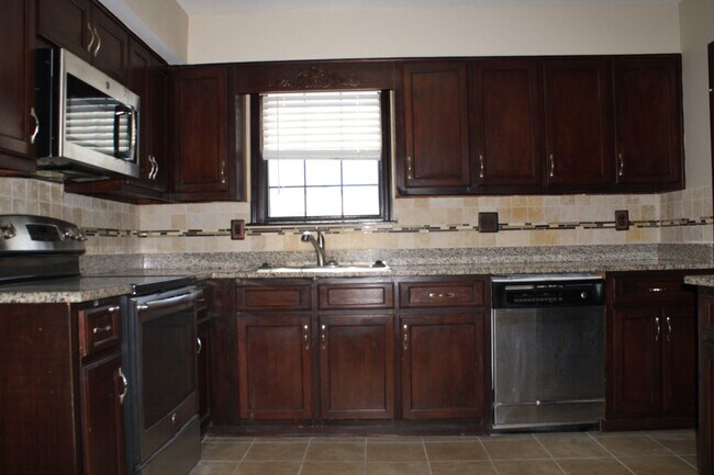 Building Photo - 4104 Spencer St