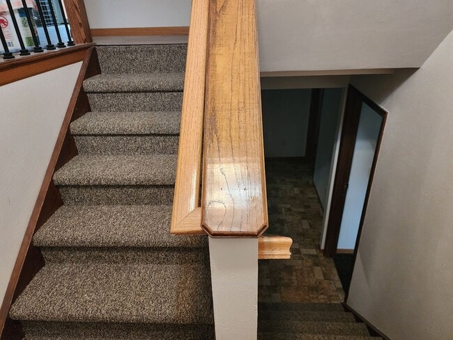 Building Photo - Three bedroom two bathroom house for rent