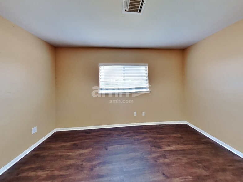 Building Photo - 4942 Pinder Ln