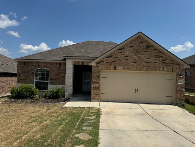 Primary Photo - 3-bed 2-bath 2-car garage in Magnolia Spri...
