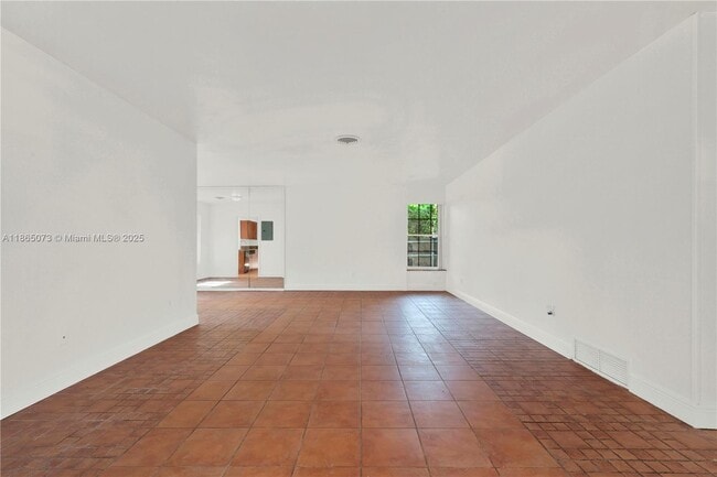Building Photo - 15831 Palmetto Club Dr