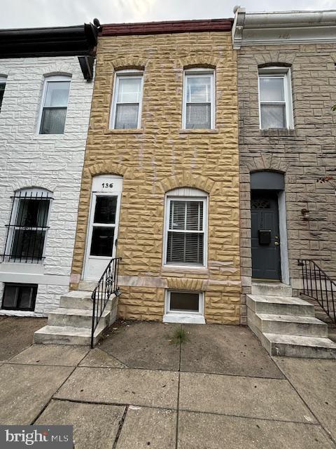 Primary Photo - 136 N Decker Ave