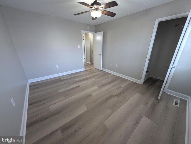 Building Photo - 8435 Norwood Dr