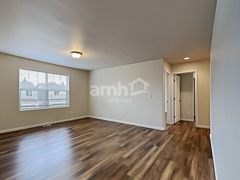 Building Photo - 13811 66th Ave E