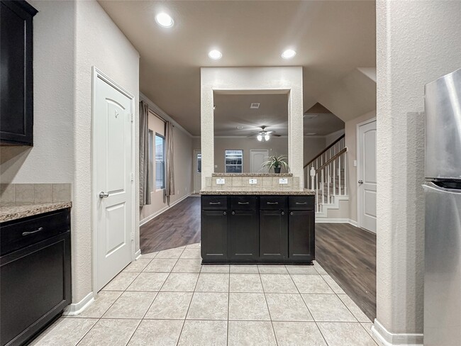 Building Photo - 16771 Mammoth Springs Dr