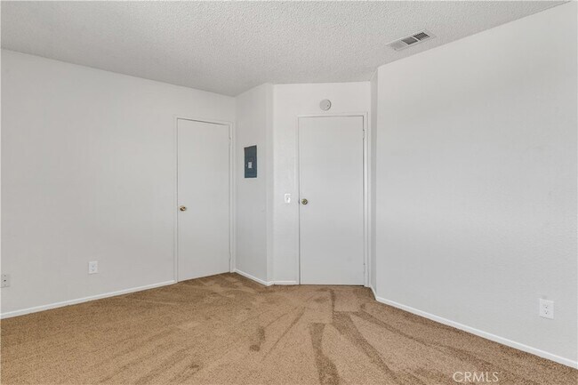 Building Photo - 8922 I Ave