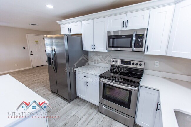 Building Photo - 6415 E Aspen Ave