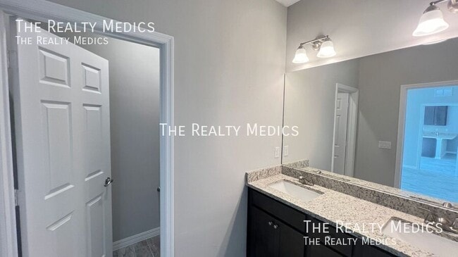 Building Photo - 1138 Kareena St NW