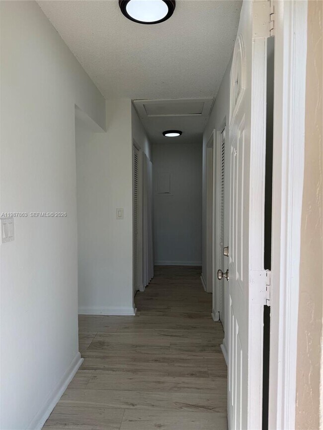Building Photo - 1419 Yellowthroat St