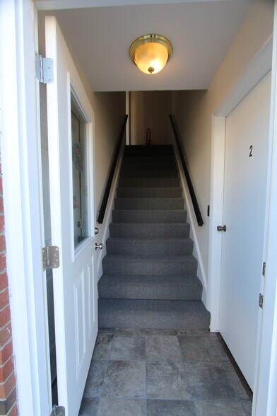 Building Photo - 123 Highland Ave