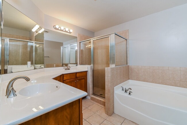 Building Photo - 10211 Tin Maple Dr