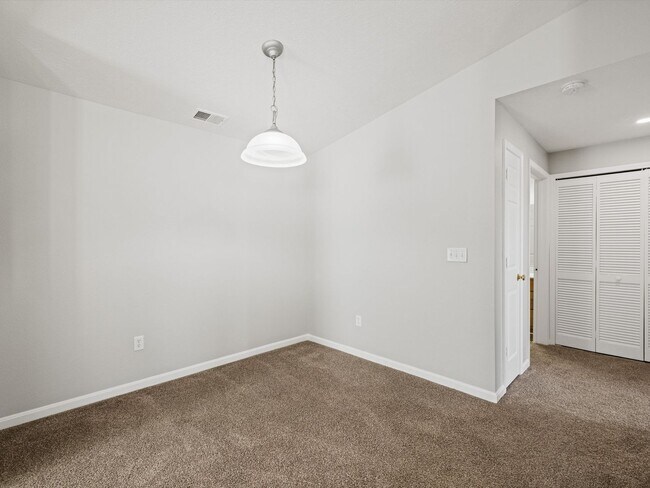 Building Photo - Comfortable 1 Bedroom 1 Bath*********Castle Schools**********Walking Trails