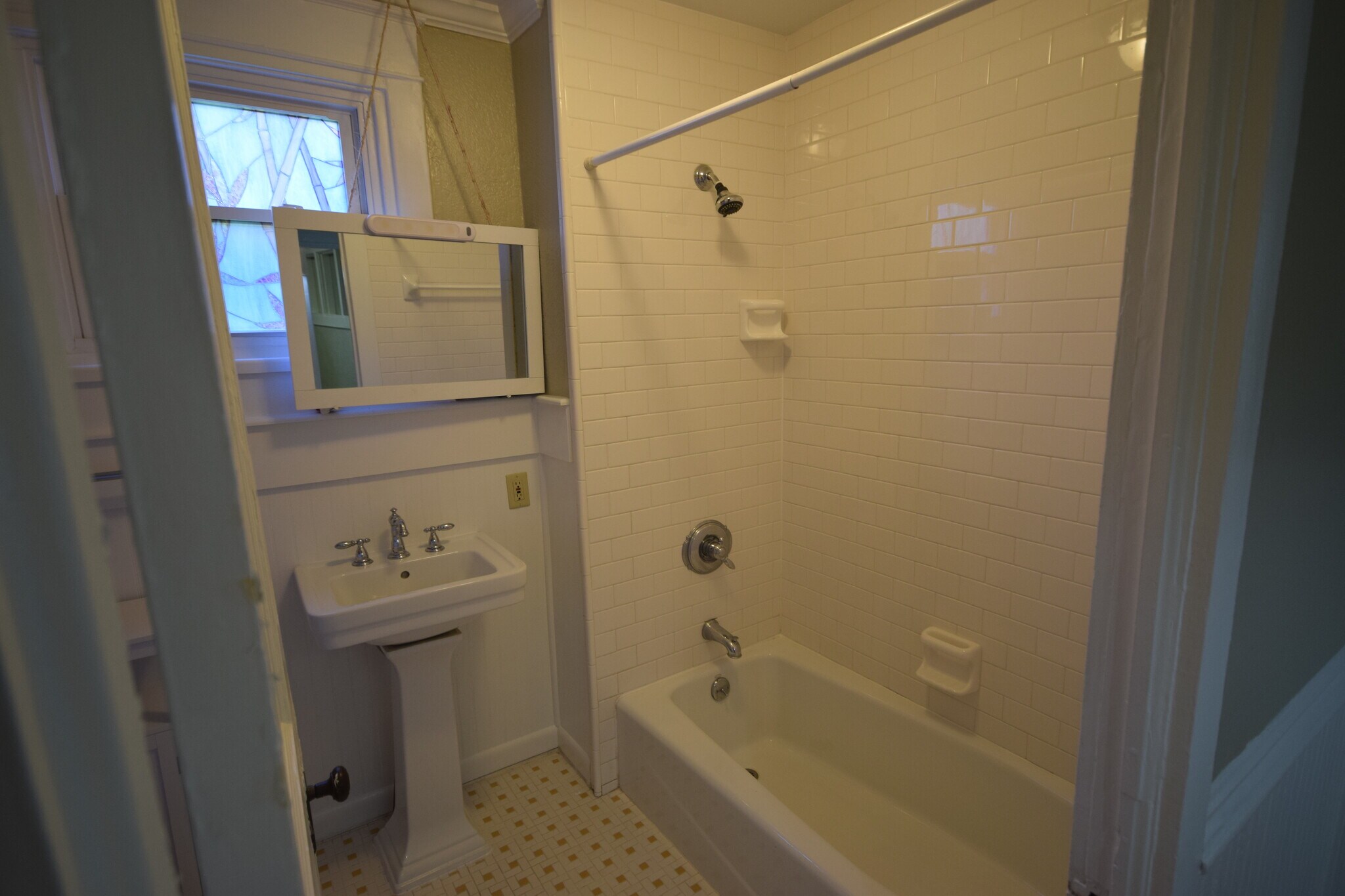 Building Photo - 1911 W 2nd St