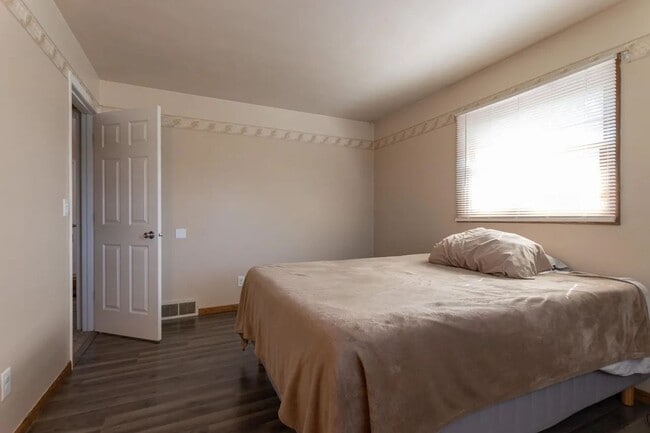 Building Photo - Click the “Apply Now” button or email wapmrentals@gmail.com for a prompt response.