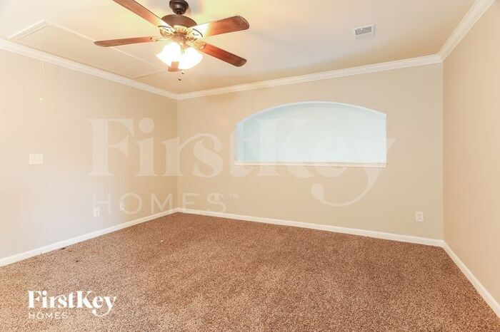 Building Photo - 1005 Bethpage Ln
